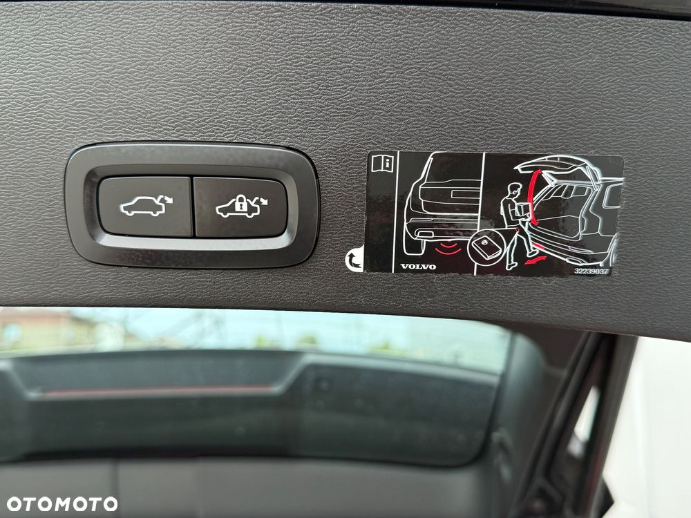 Volvo XC 40 T3 Geartronic Inscription - 28