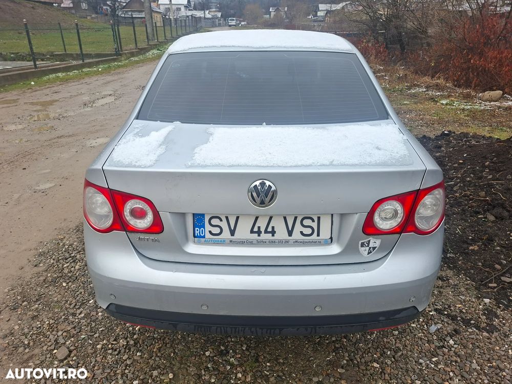 Volkswagen Jetta 1.6 Comfortline - 4