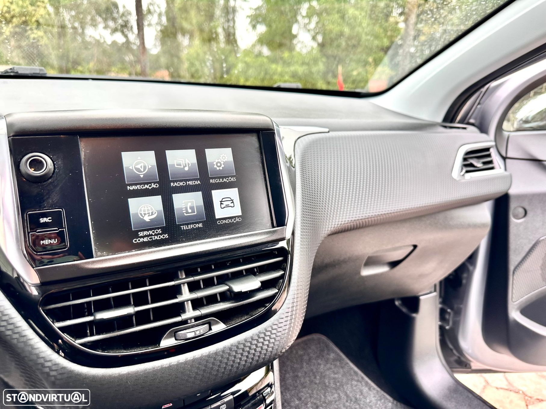 Peugeot 2008 1.2 PureTech Allure - 23
