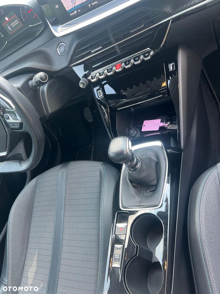 Peugeot 208 - 21