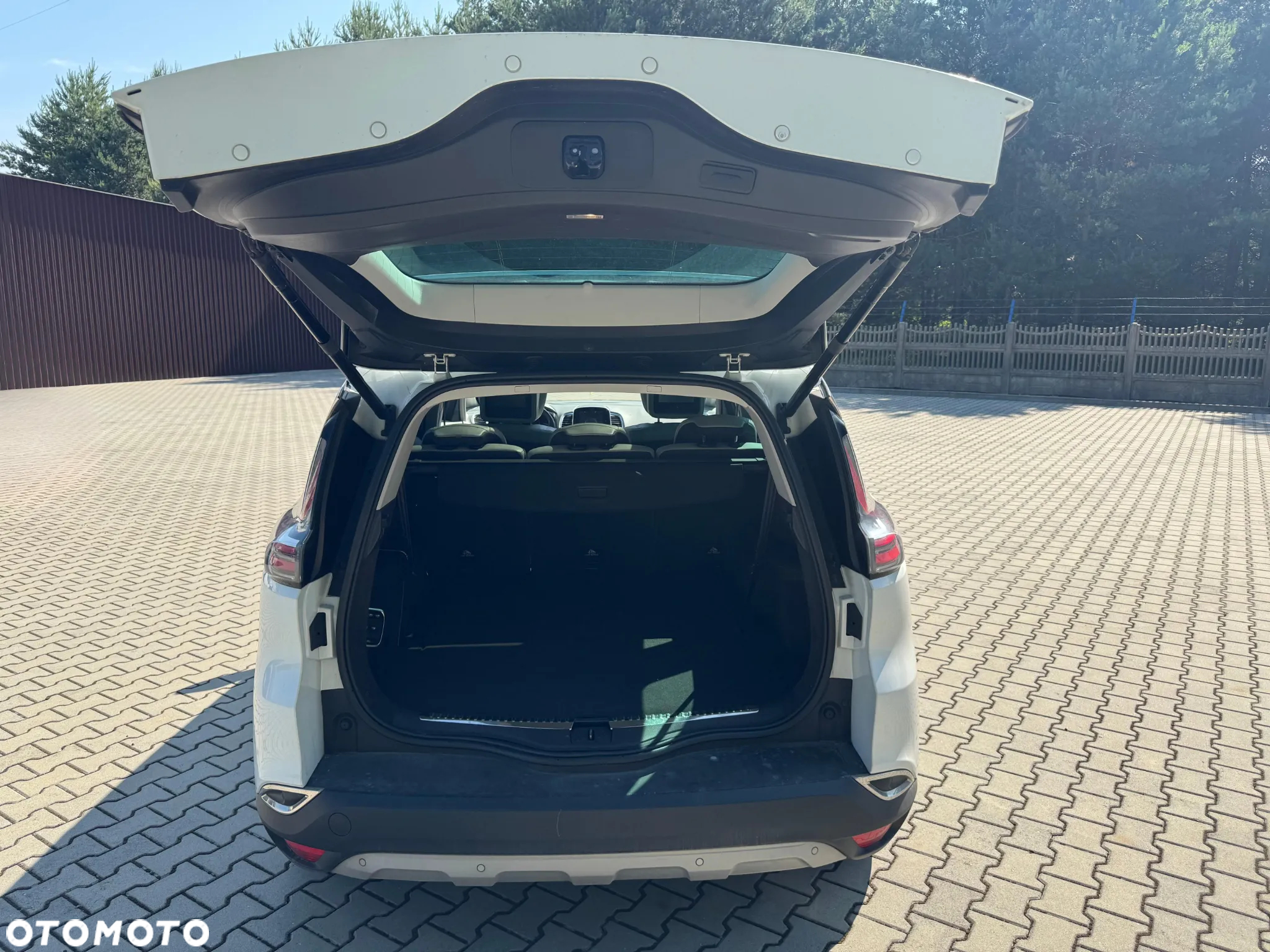 Renault Espace 1.6 dCi Energy Initiale Paris EDC 7os - 18