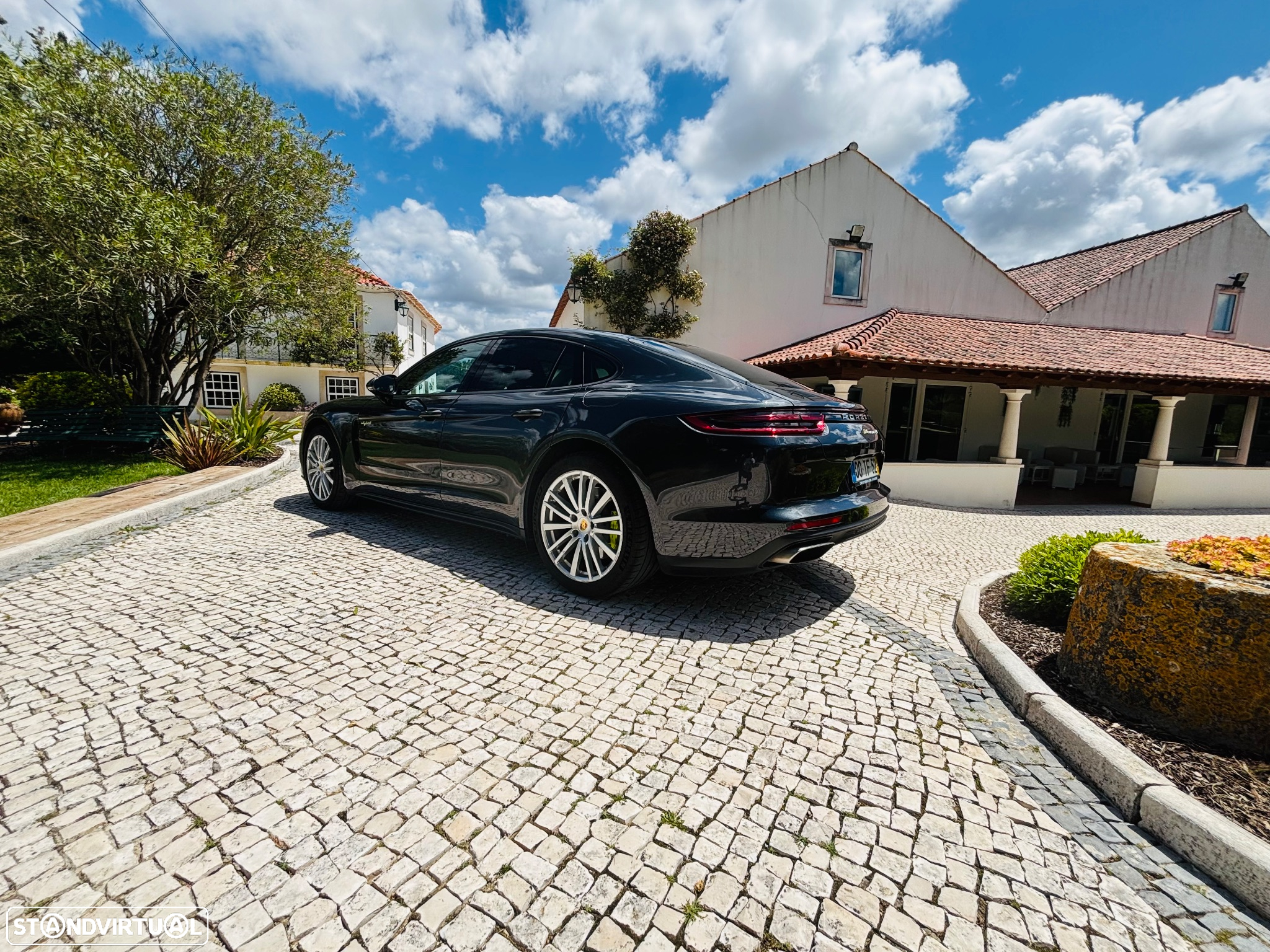 Porsche Panamera 4 E-Hybrid - 11