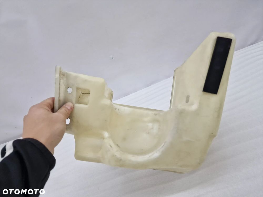 BMW E46 M3 02- ZBIORNICZEK SPRYSKIWACZY , NR 61677895231 / 7895231 , NR AUKCJI ZS56 - 5