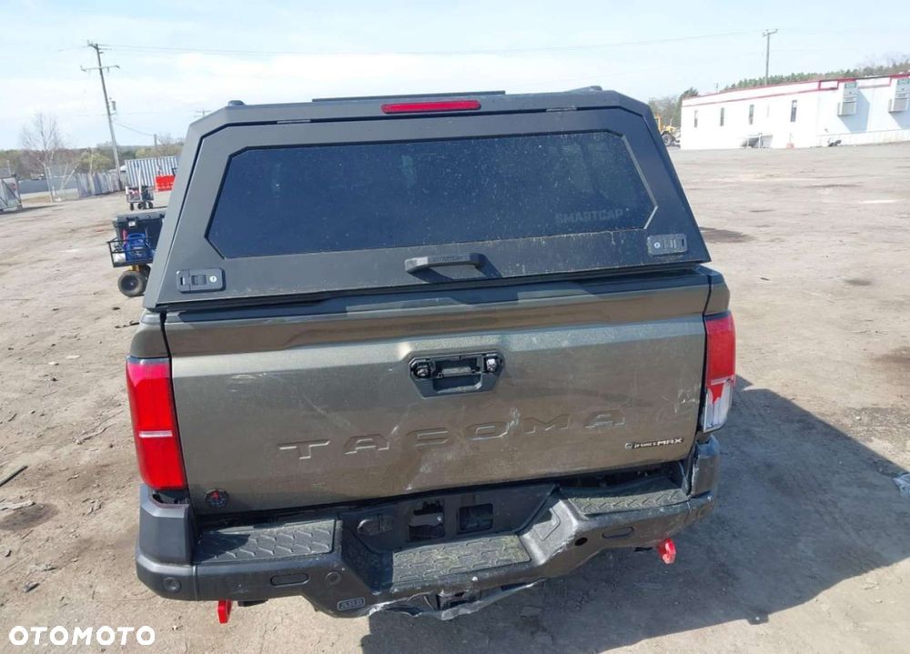 Toyota Tacoma - 7