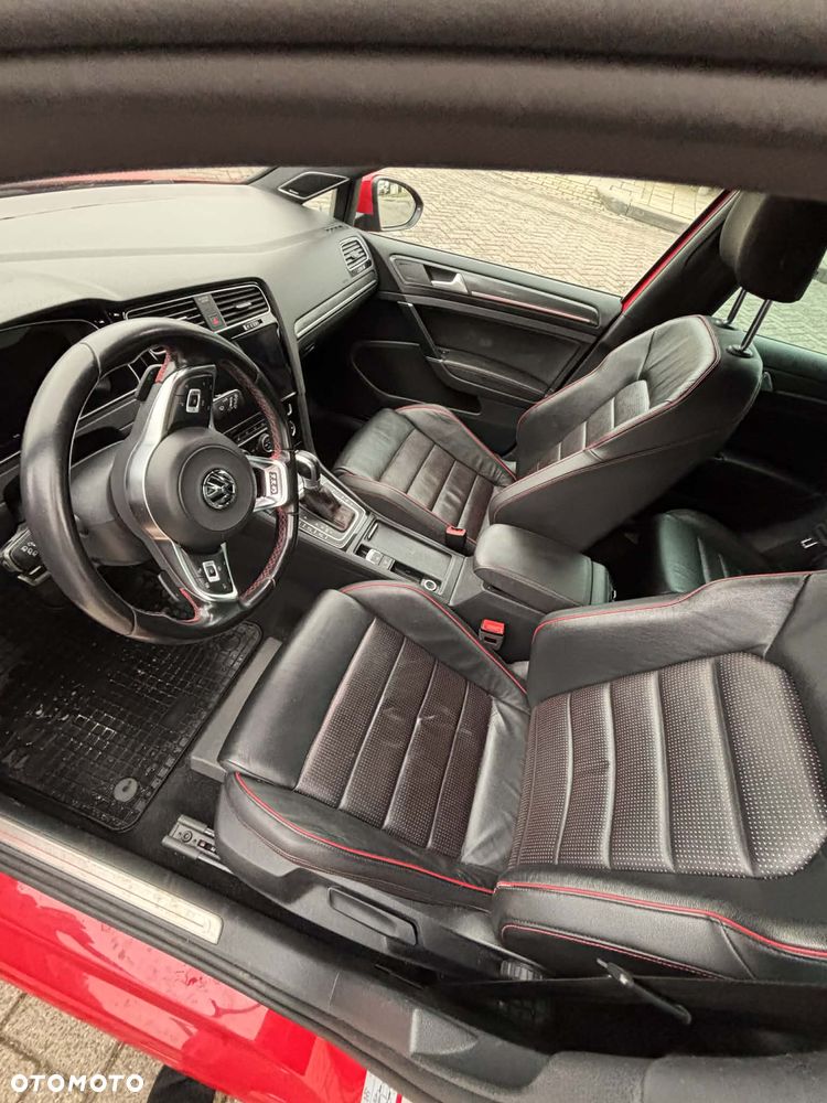 Volkswagen Golf - 9