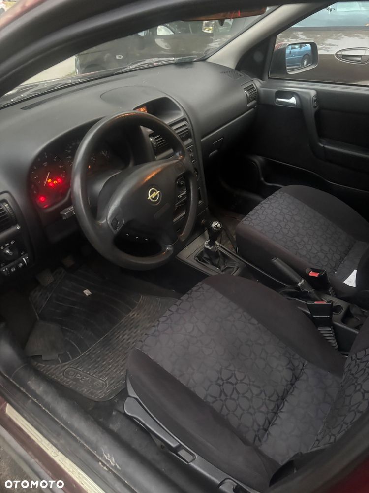 Opel Astra 1.6 - 8