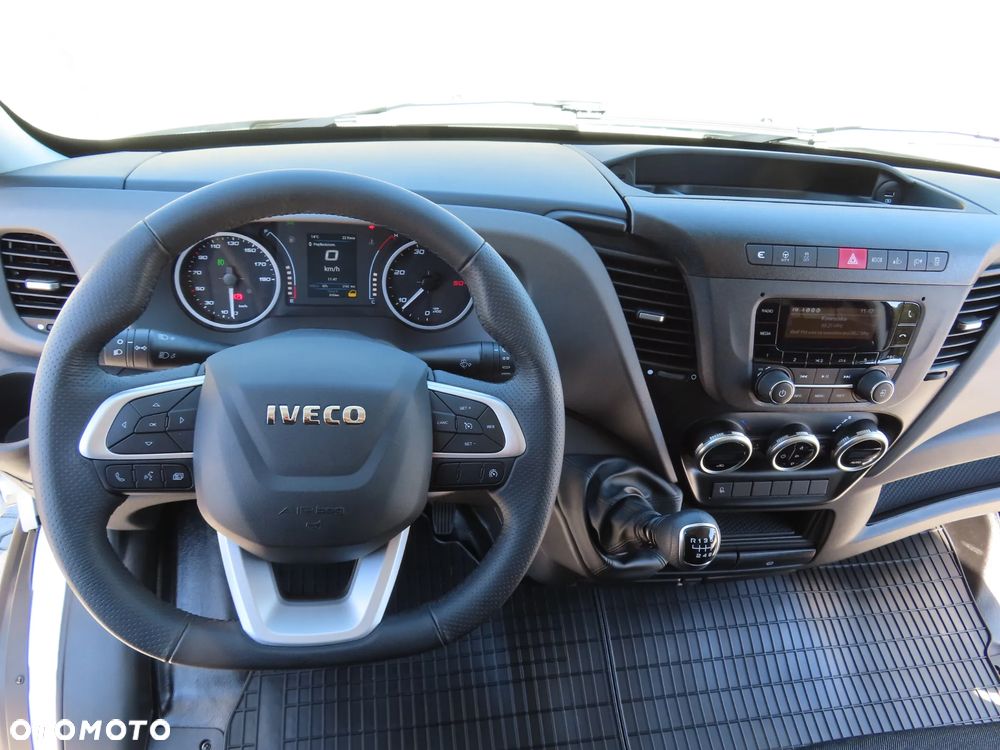 Iveco Daily 35S18 3.0 HPI 180 KM POWER Furgon Blaszak XXL 4.70 CM MAXI LONG Wysokość H2 1900 mm WZMACNIANE ZAWIESZENIE 968 Kg Ładowność HAK 3500 Kg Rozstaw Osi 4100 mm DMC 3500 Kg, WZMACNIANY Stan NOWY NIE UŻYWANY OKAZJA DOSTEPNY I GOTOWY - 37