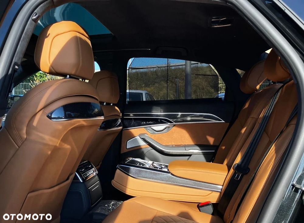 Audi S8 - 9