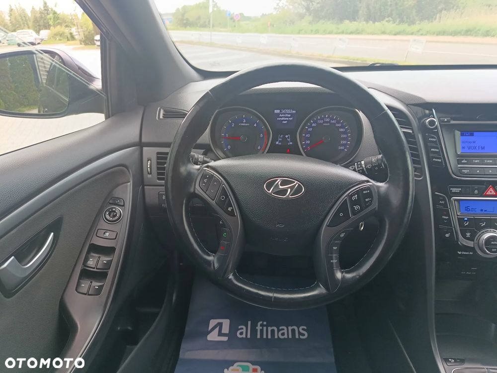 Hyundai i30 blue 1.6 CRDi Style - 13
