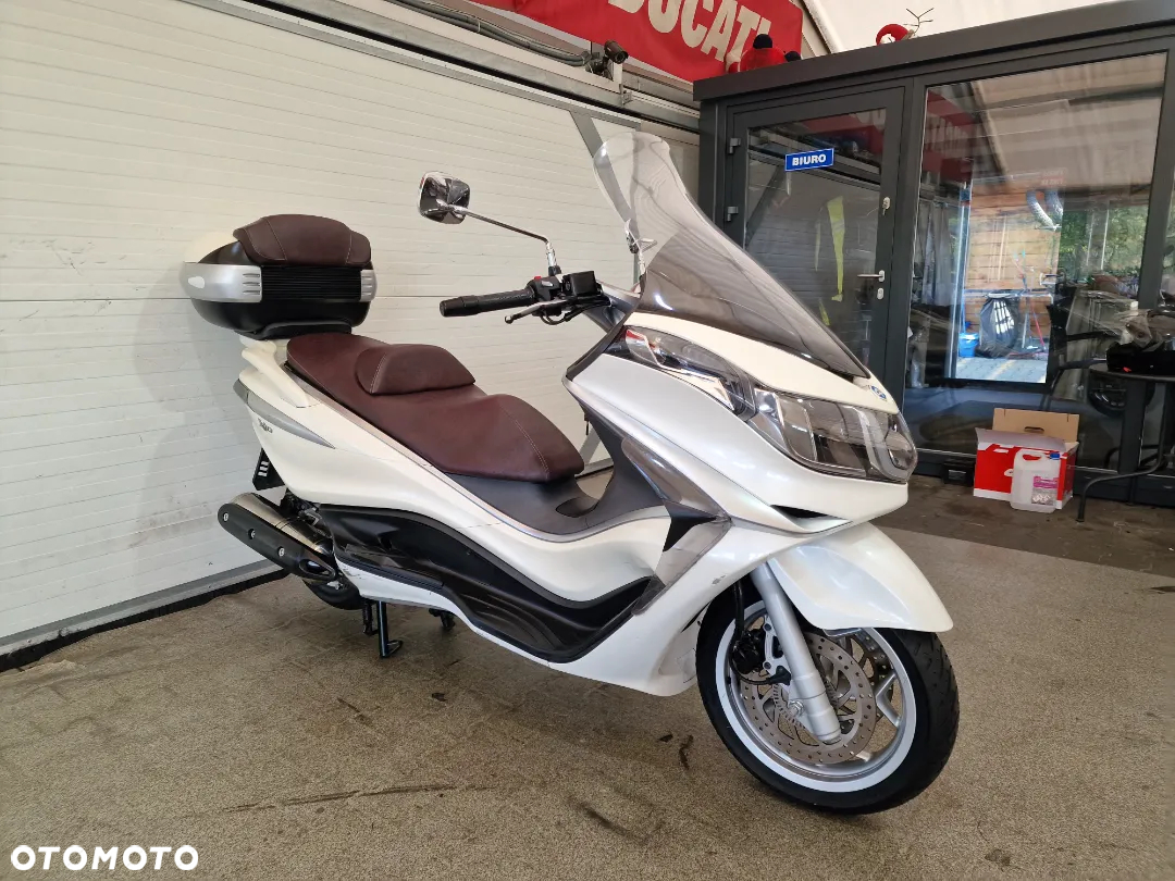 Piaggio X10 - 6