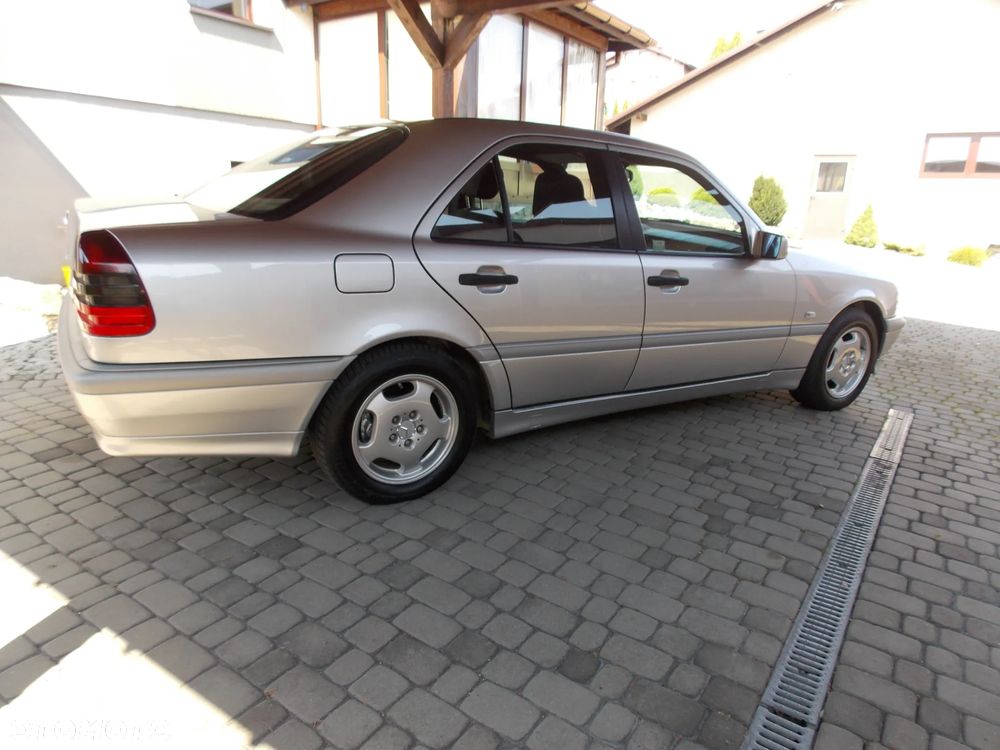 Mercedes-Benz Klasa C 220 D Elegance - 3