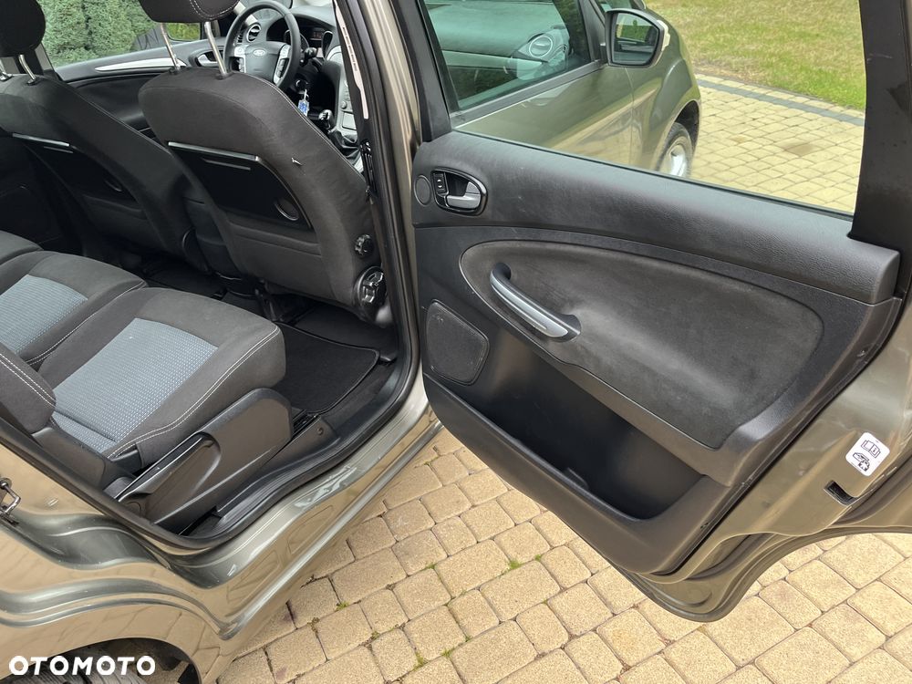 Ford Galaxy 2.0 Champions Edition - 11