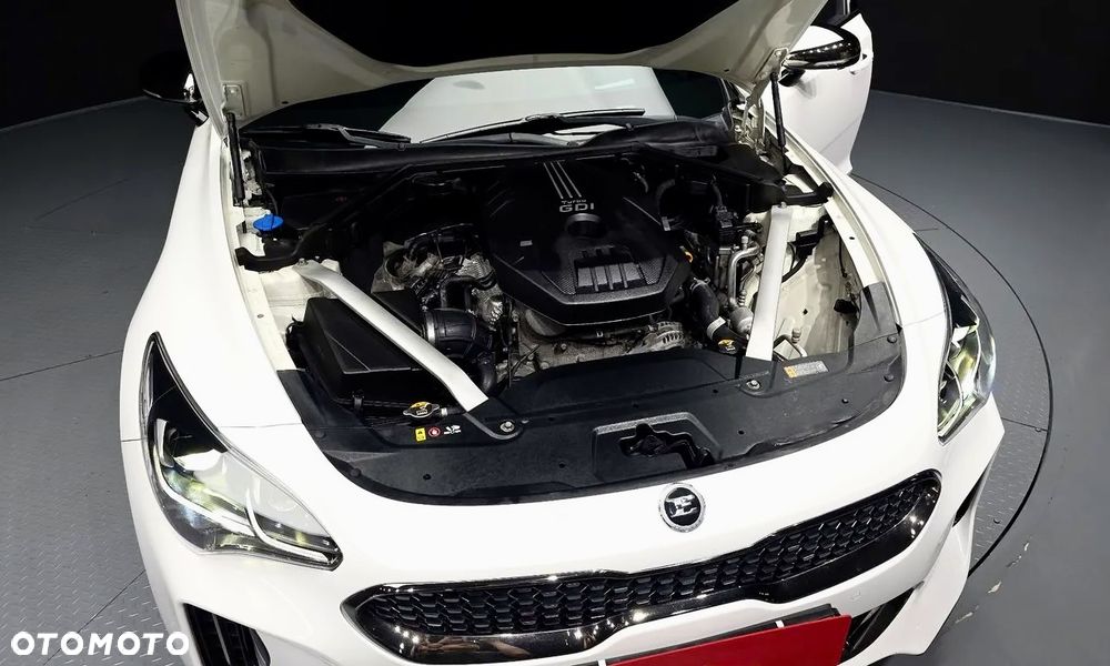 Kia Stinger - 10