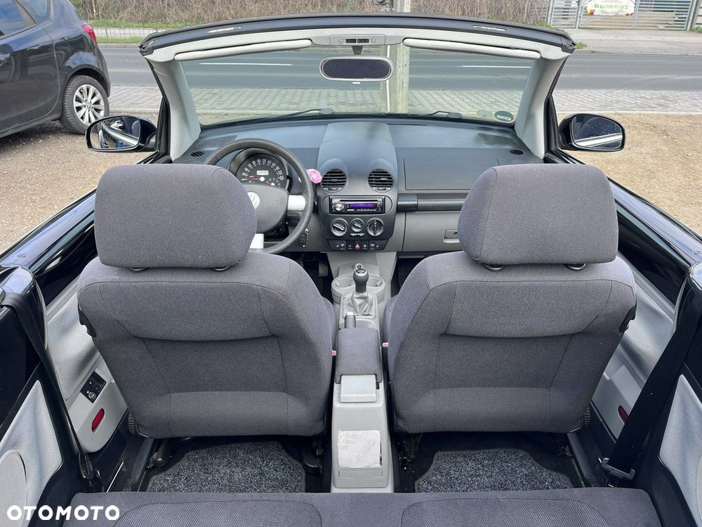 Volkswagen New Beetle - 17