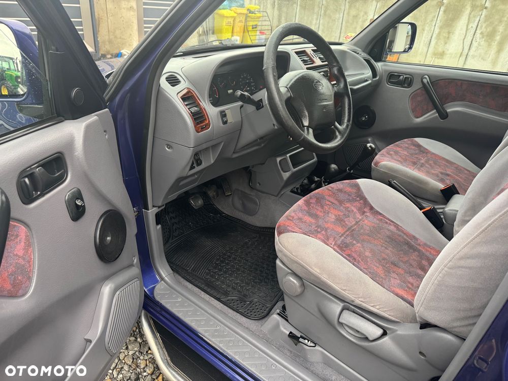 Nissan Terrano - 14