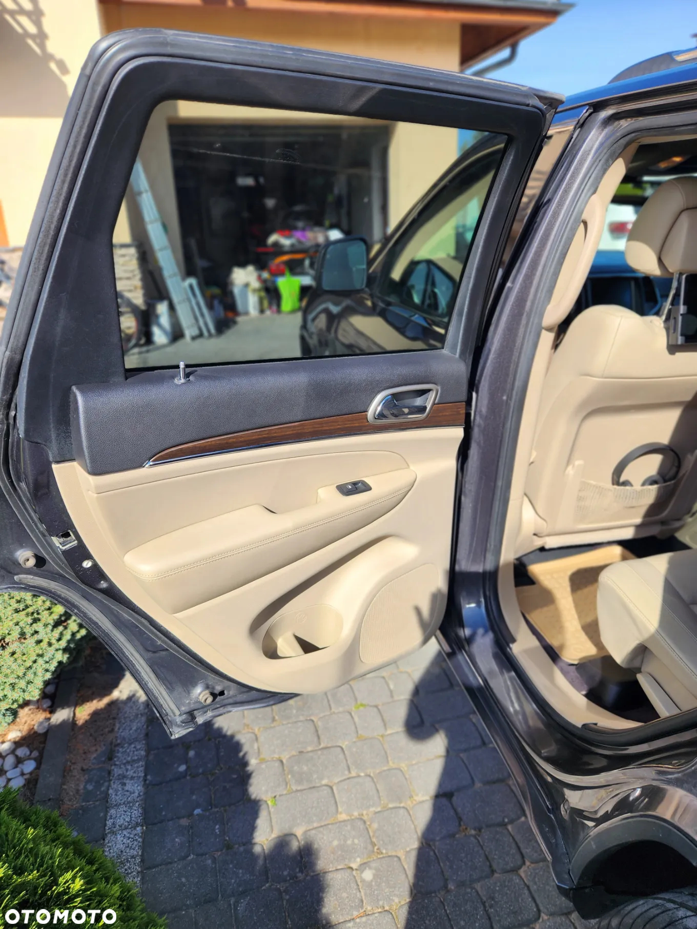 Jeep Grand Cherokee - 29