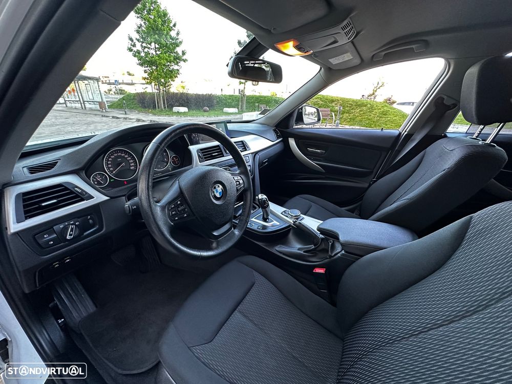BMW 320 d Auto - 24
