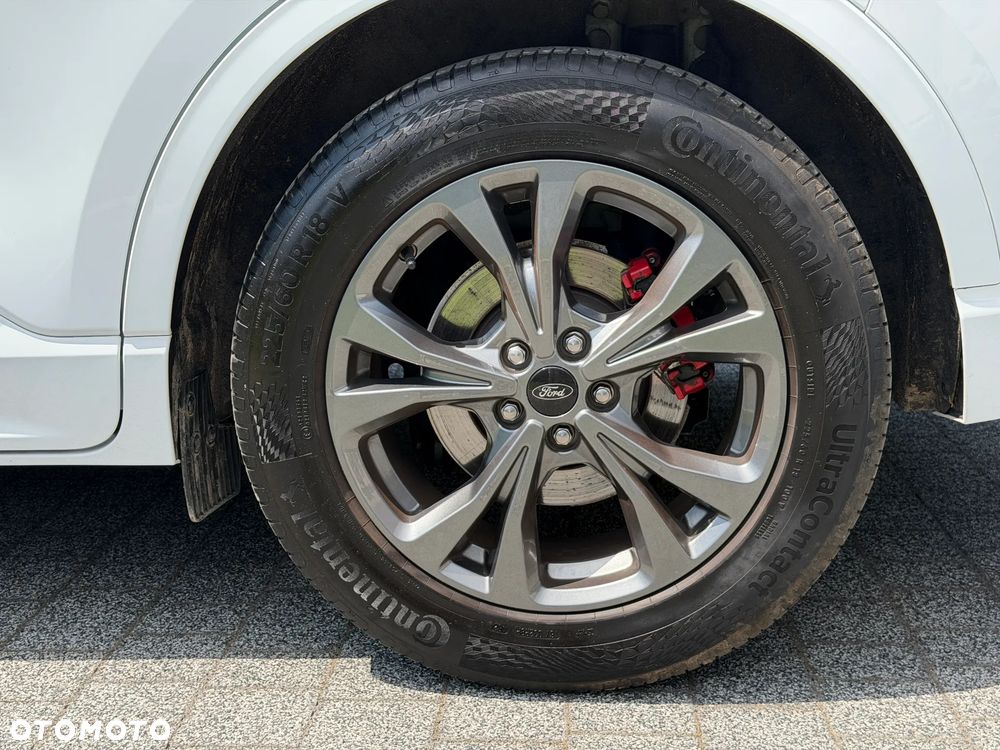 Ford Kuga 2.5 Duratec FHEV 4x4 ST-LINE X - 24
