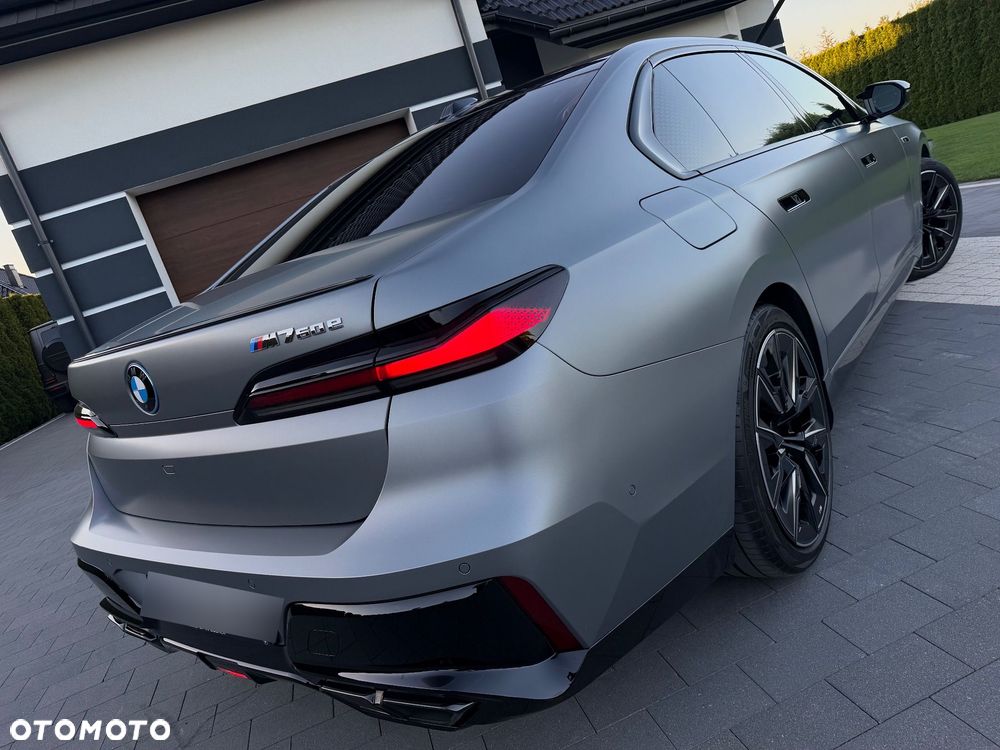 BMW Seria 7 M760e PHEV xDrive Individual Edition sport - 18