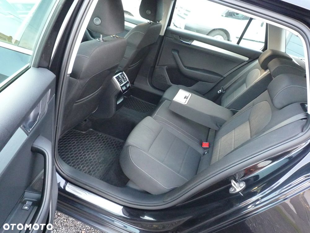 Skoda Superb Combi 2.0 TDI DSG Style - 14