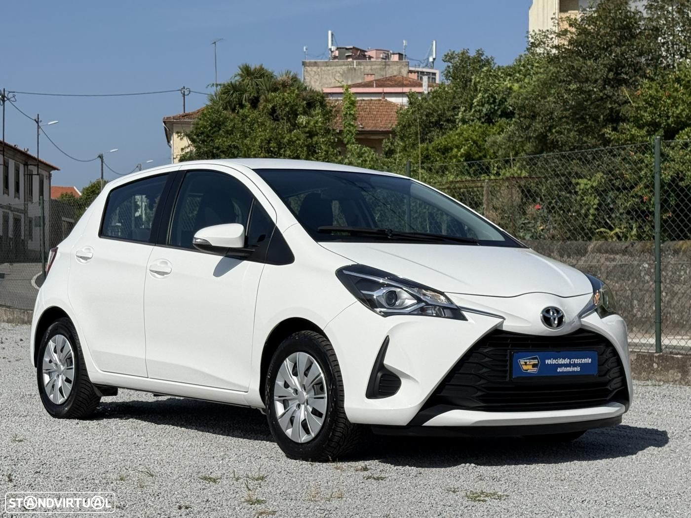 Toyota Yaris 1.0 VVT-i Comfort Plus - 1
