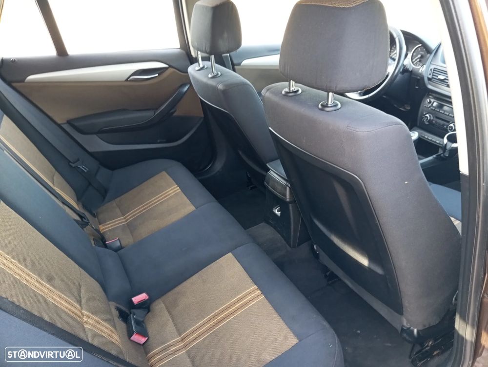 BMW X1 20 d sDrive - 39