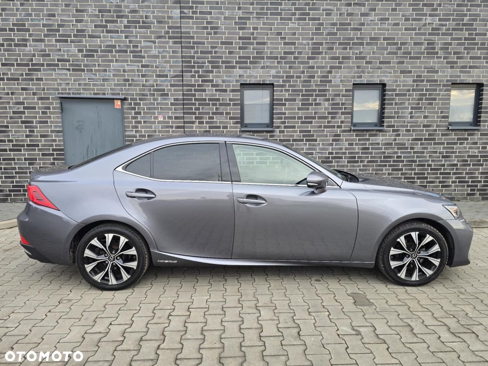 Lexus IS 300h F Sport EU6 - 9