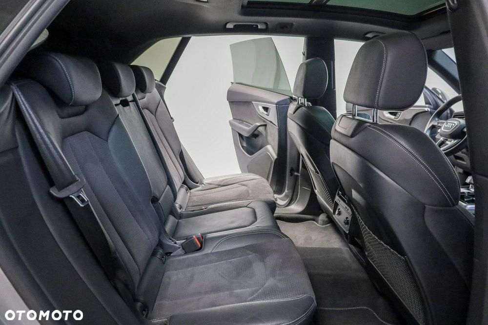 Audi Q8 - 32