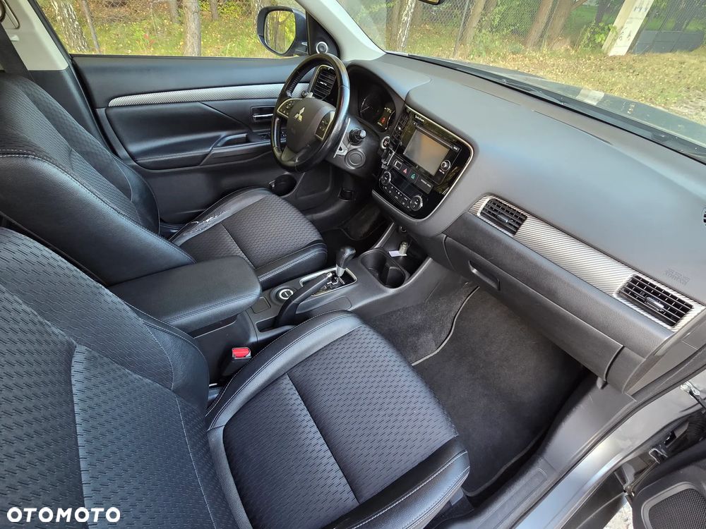 Mitsubishi Outlander 2.0 Intense + CVT - 27
