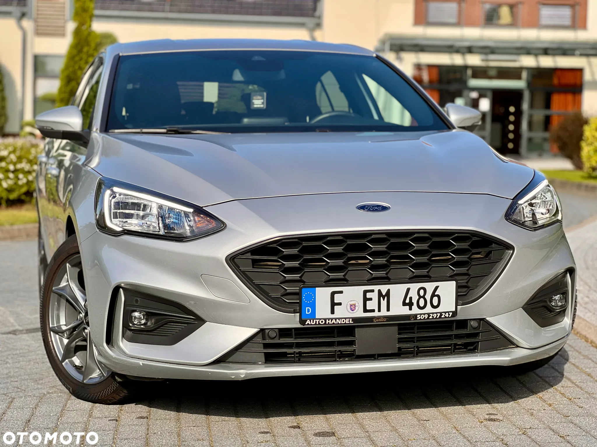 Ford Focus 1.0 EcoBoost Hybrid ST-LINE X - 4