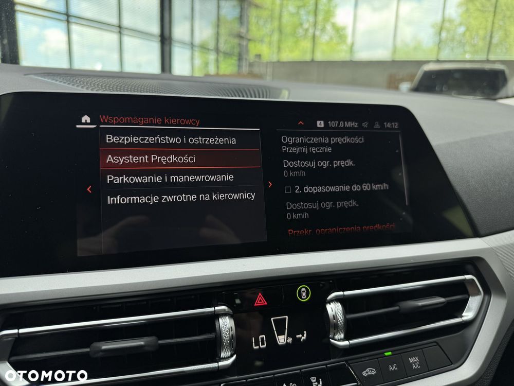 BMW Seria 3 318d - 37
