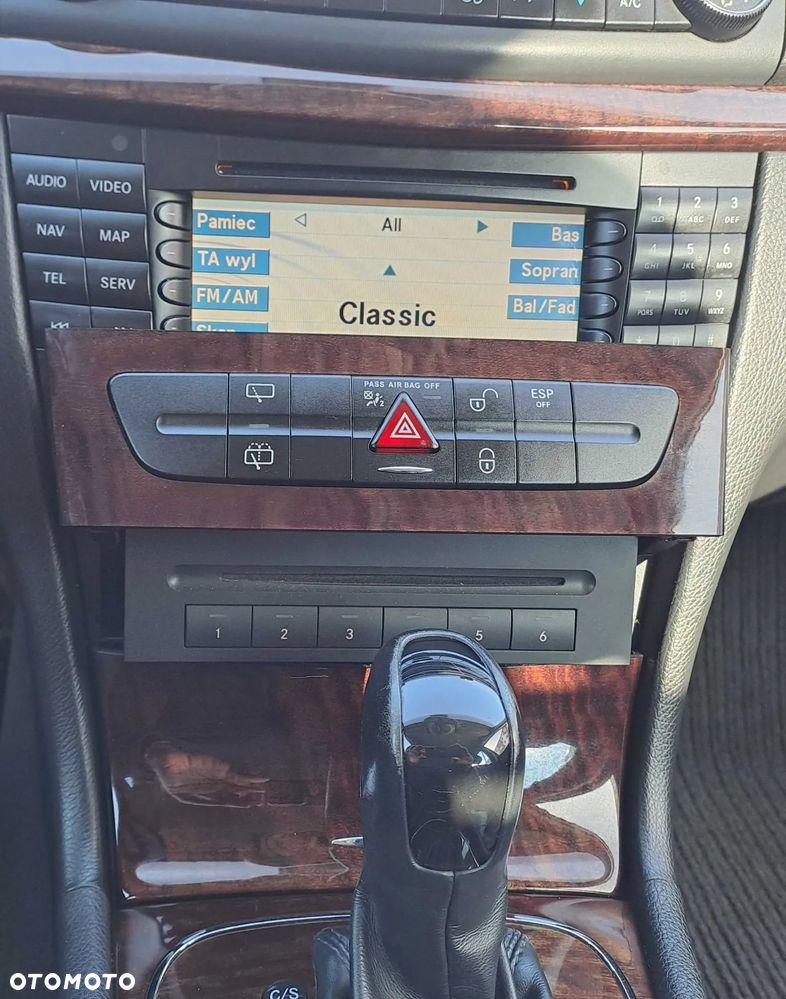 Mercedes-Benz Klasa E - 9