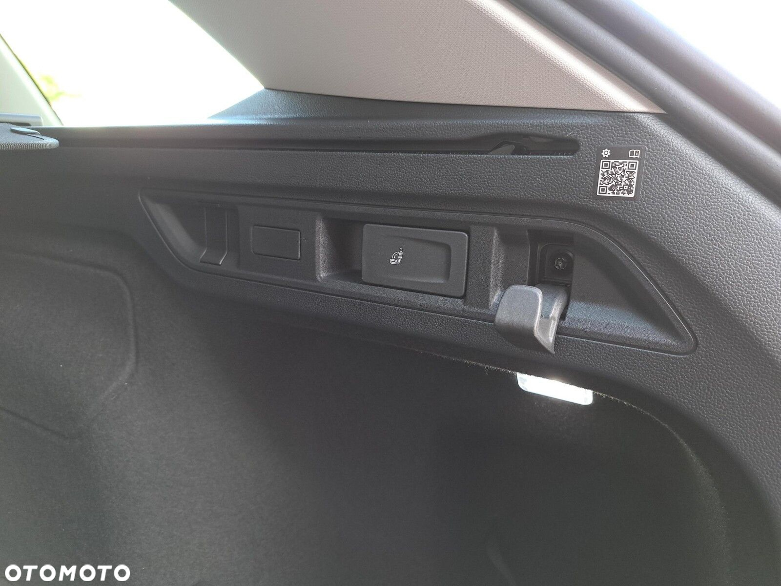 Volkswagen Passat 1.5 TSI EVO Elegance DSG - 34