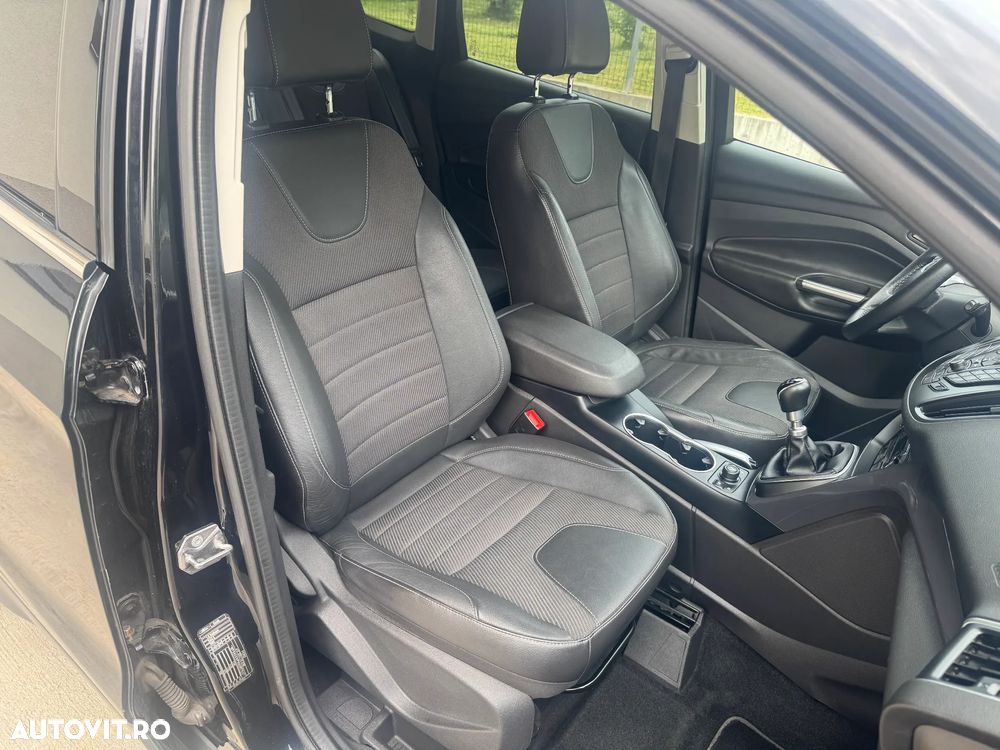 Ford Kuga 1.6 EcoBoost 2x4 Titanium - 6