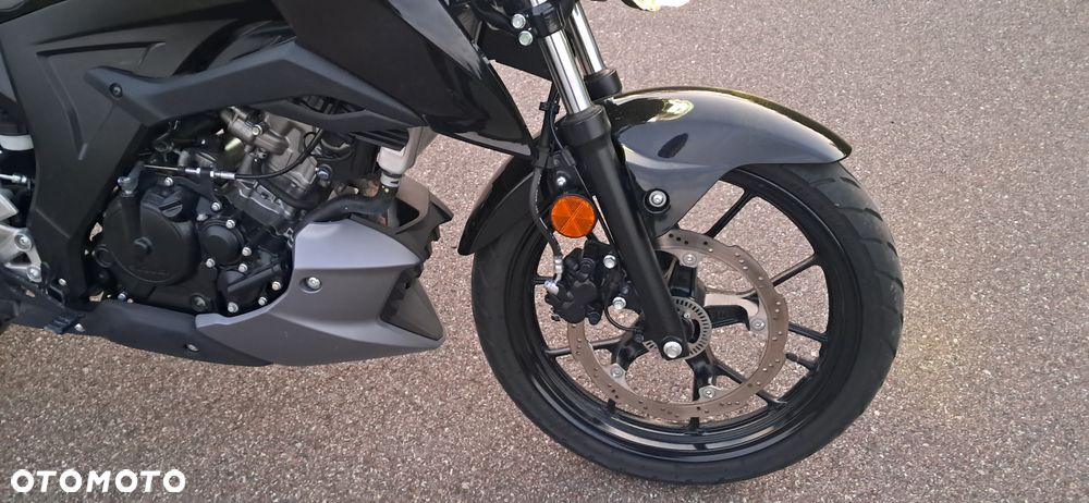 Suzuki GSX - 26