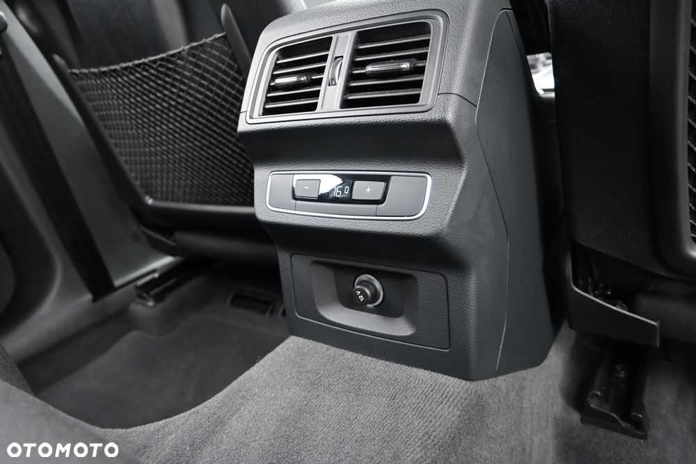 Audi Q5 40 TDI quattro S tronic S line - 28