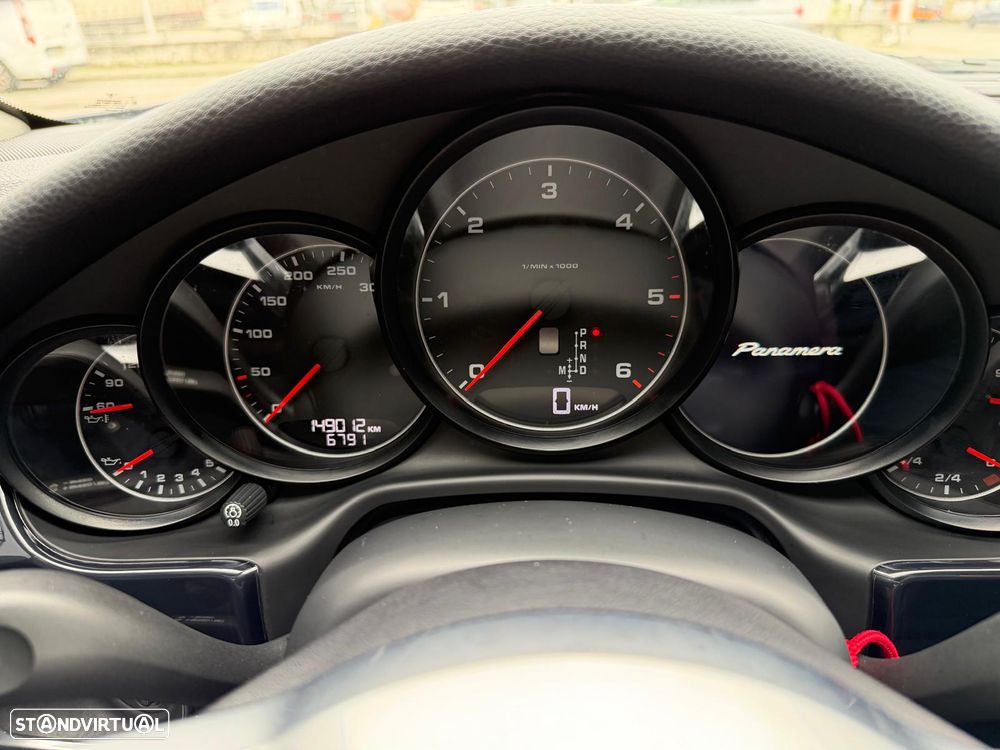 Porsche Panamera Platinum Edition - 22