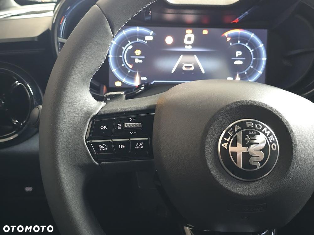 Alfa Romeo Junior 1.2 mHEV Ibrida eDCT - 14