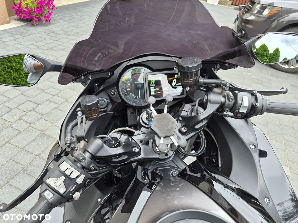 Kawasaki Ninja H2 SX - 11