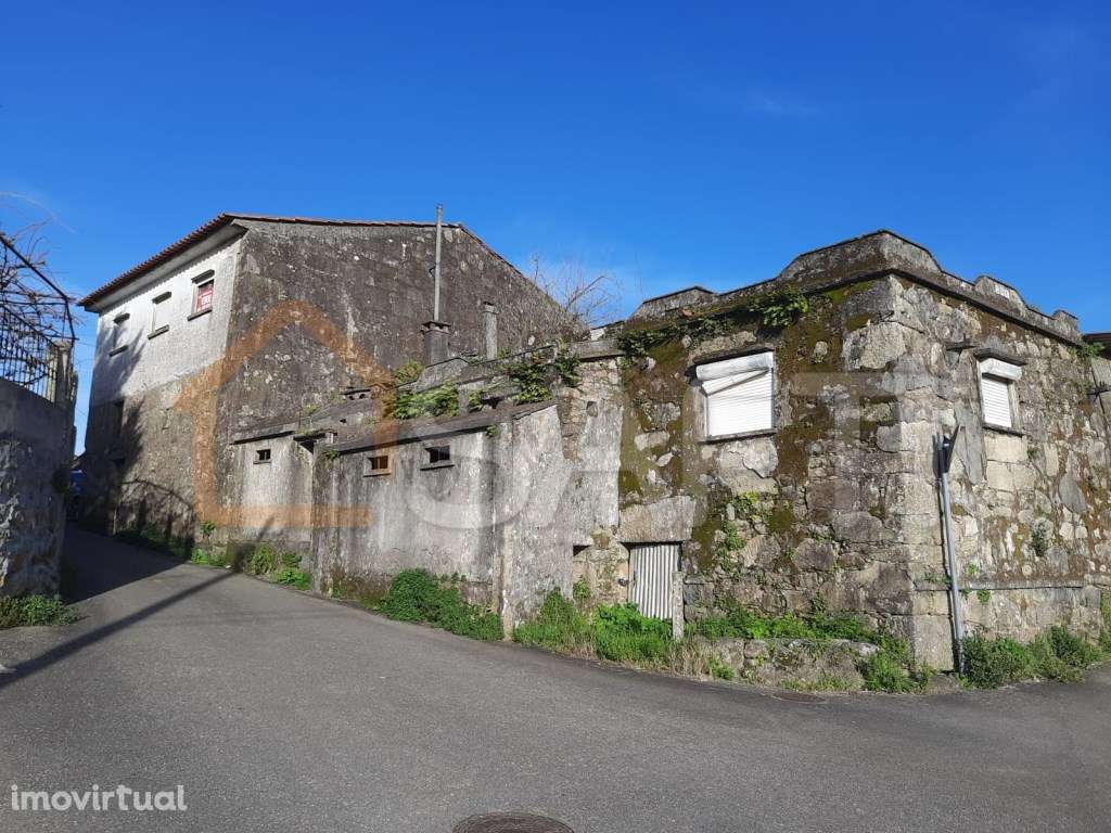 Casa Antiga por recuperar - Grande imagem: 2/5