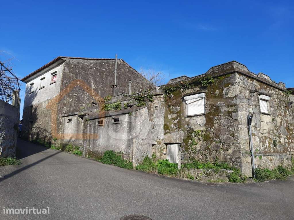 Casa Antiga por recuperar - Grande imagem: 2/5