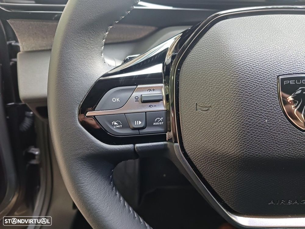 Peugeot 408 1.2 Hybrid Allure e-DCS6 - 24