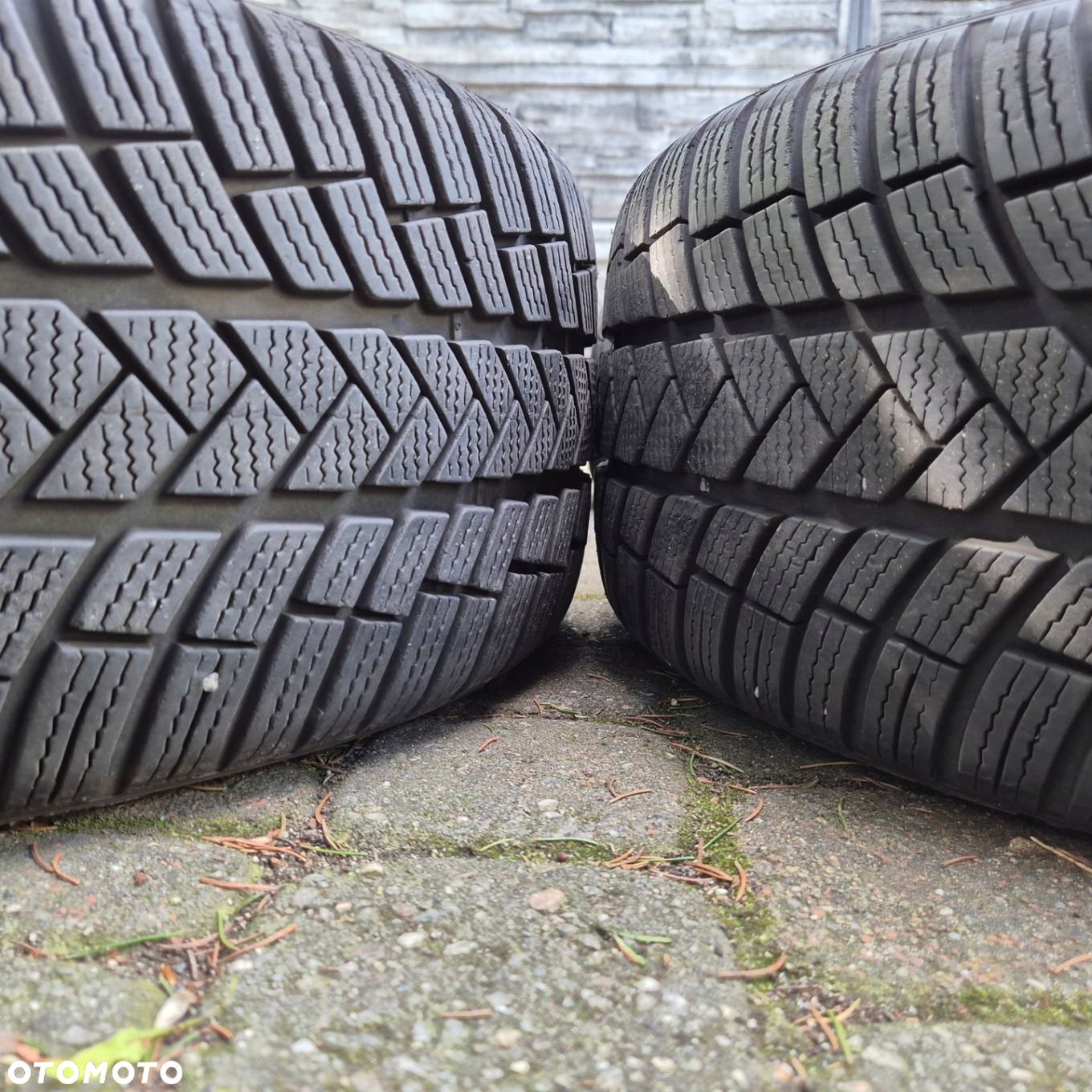 ZIMA 225/40 R18 AUDI A3 A4 A6 TT VW GOLF OCTAVIA LEON OCTAVIA CADDY BMW F40 - 9