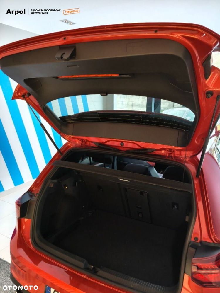 Volkswagen Golf - 28