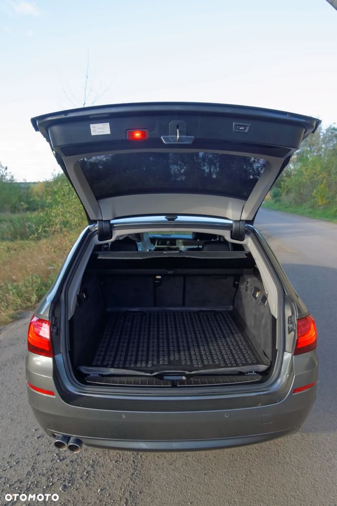 BMW Seria 5 525d Sport-Aut - 6