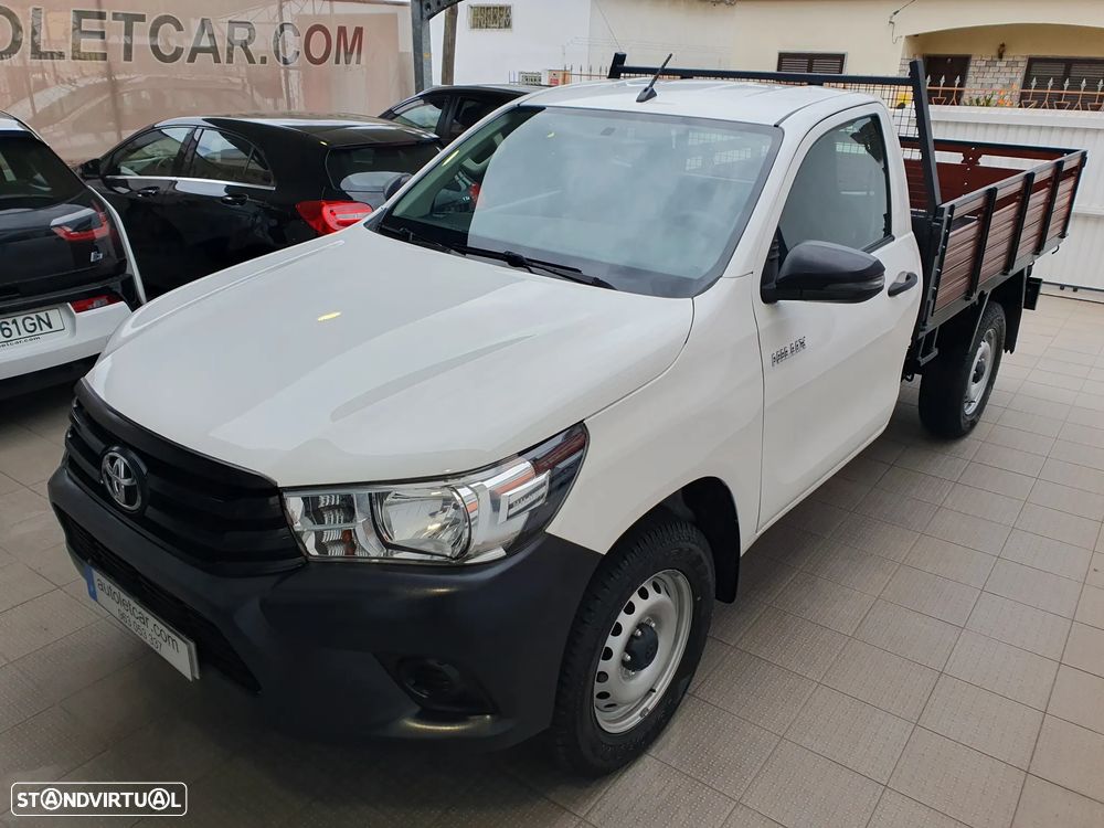 Toyota Hilux 2.4 D-4D 2WD CE CM - 6