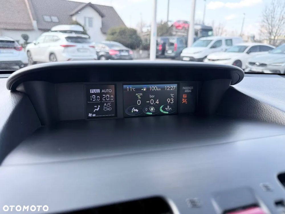 Subaru Forester 2.0XT Platinum Lineartronic - 14