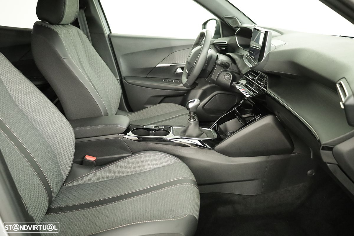 Peugeot 2008 1.2 PureTech Allure - 22