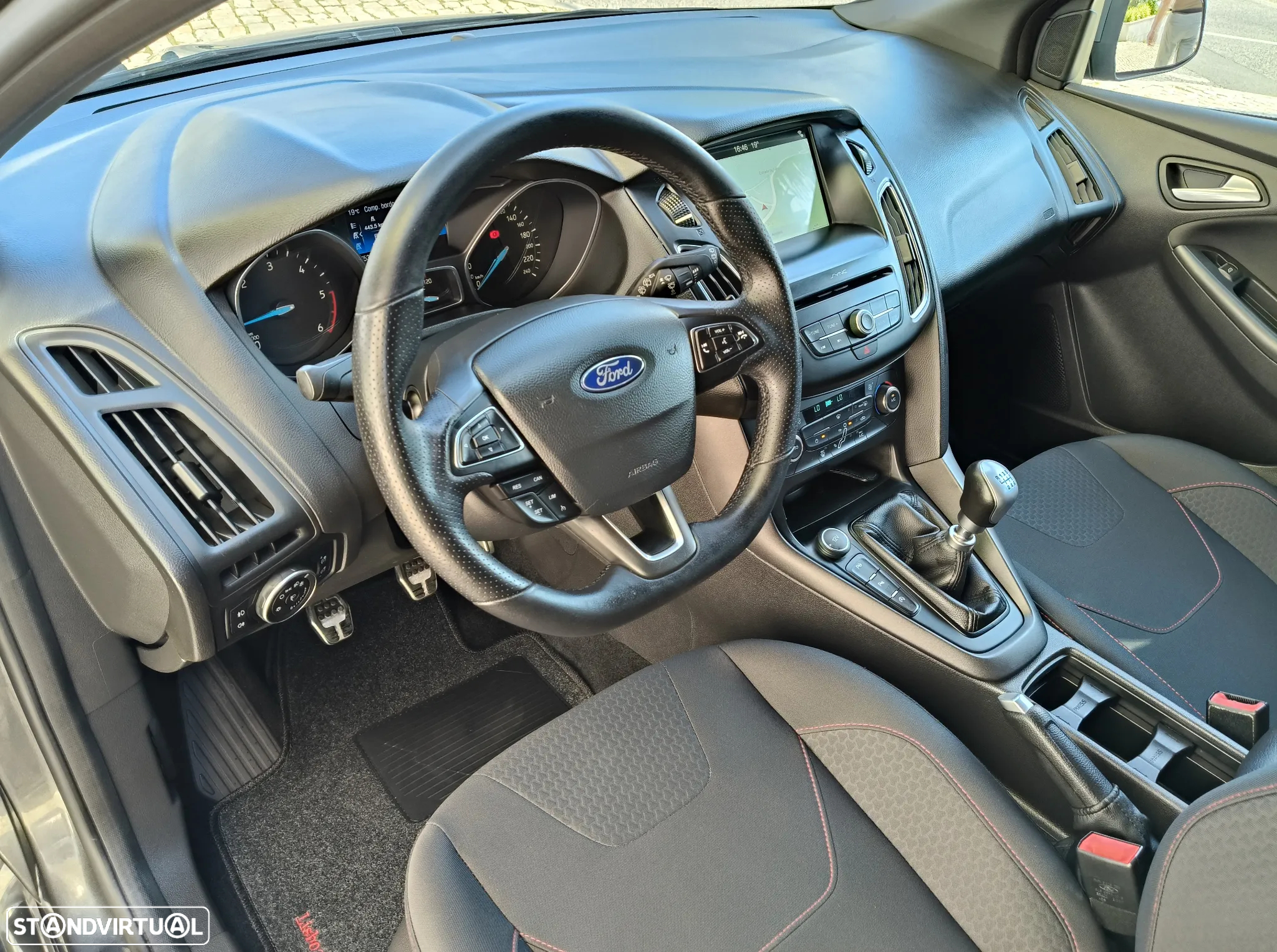 Ford Focus SW 1.5 TDCi ST-Line - 15