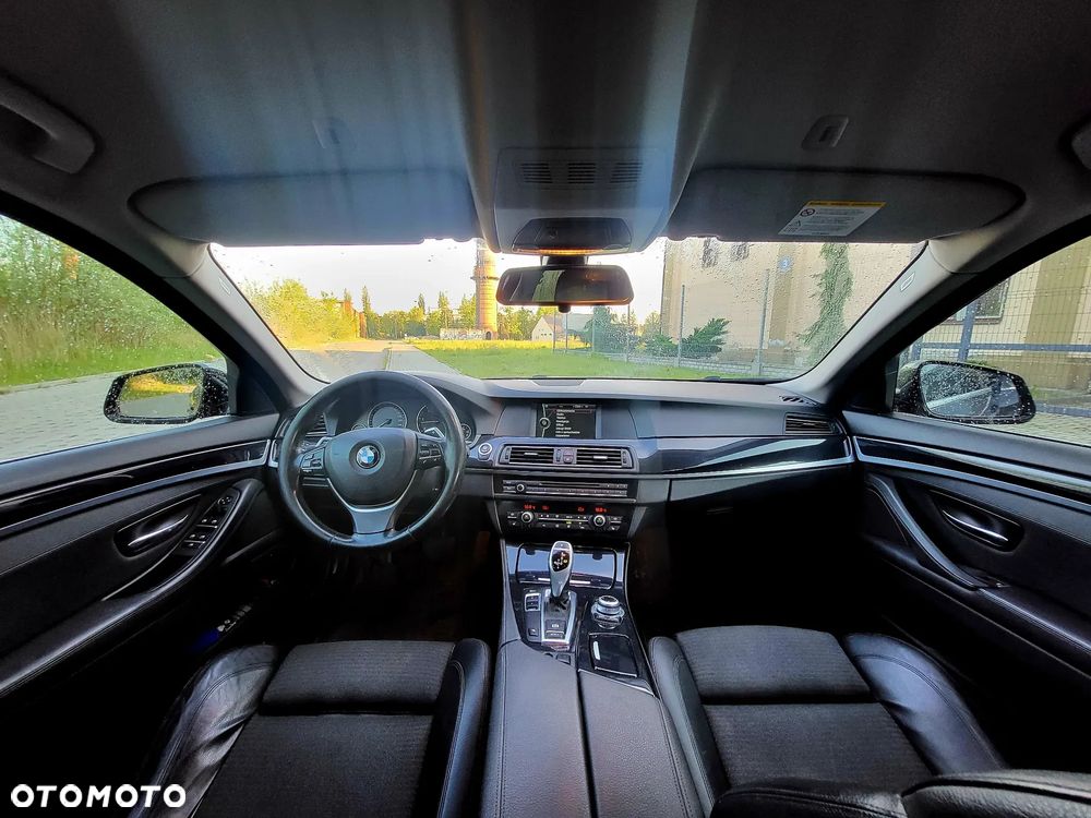 BMW Seria 5 525d - 9